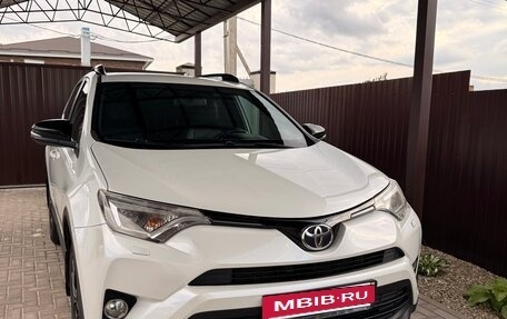 Toyota RAV4, 2019 год, 2 800 000 рублей, 3 фотография