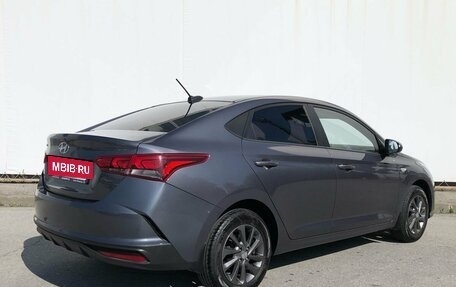Hyundai Solaris II рестайлинг, 2022 год, 1 800 000 рублей, 2 фотография