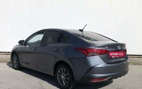 Hyundai Solaris II рестайлинг, 2022 год, 1 800 000 рублей, 4 фотография