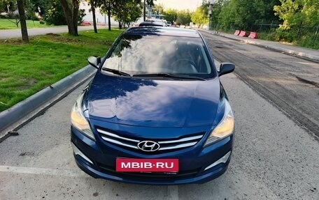 Hyundai Solaris II рестайлинг, 2015 год, 1 020 000 рублей, 1 фотография