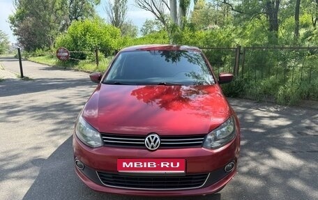 Volkswagen Polo VI (EU Market), 2011 год, 739 000 рублей, 2 фотография
