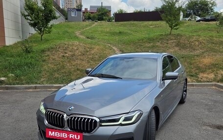 BMW 5 серия, 2022 год, 5 800 000 рублей, 2 фотография