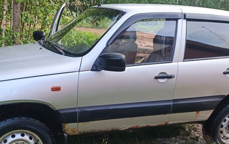 Chevrolet Niva I рестайлинг, 2003 год, 131 000 рублей, 2 фотография