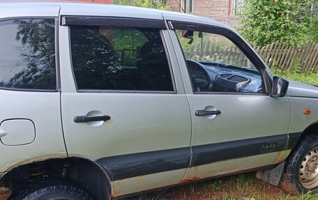 Chevrolet Niva I рестайлинг, 2003 год, 131 000 рублей, 4 фотография