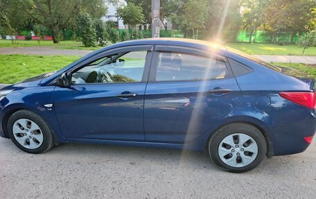 Hyundai Solaris II рестайлинг, 2015 год, 1 020 000 рублей, 4 фотография
