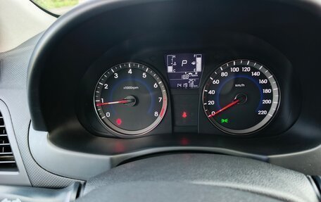 Hyundai Solaris II рестайлинг, 2015 год, 1 020 000 рублей, 7 фотография