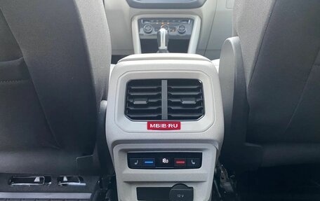 Volkswagen Tiguan II, 2017 год, 2 649 000 рублей, 28 фотография