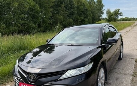 Toyota Camry, 2018 год, 2 450 000 рублей, 4 фотография