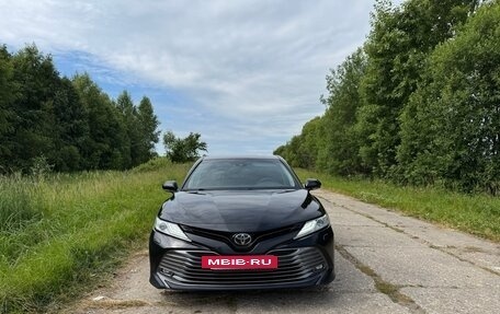 Toyota Camry, 2018 год, 2 450 000 рублей, 2 фотография