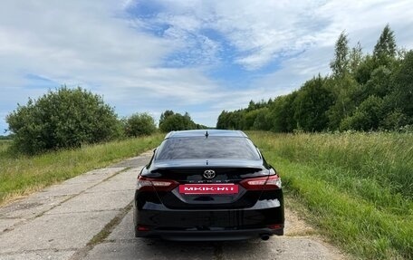 Toyota Camry, 2018 год, 2 450 000 рублей, 8 фотография