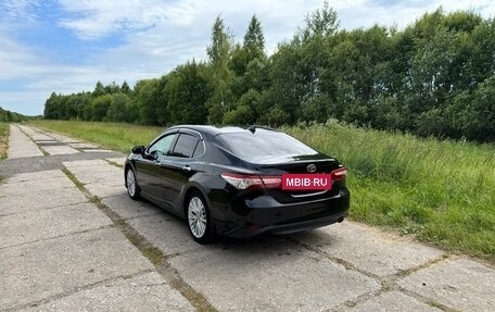 Toyota Camry, 2018 год, 2 450 000 рублей, 9 фотография