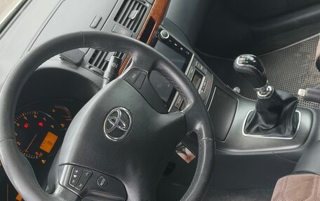 Toyota Avensis III рестайлинг, 2006 год, 675 000 рублей, 7 фотография