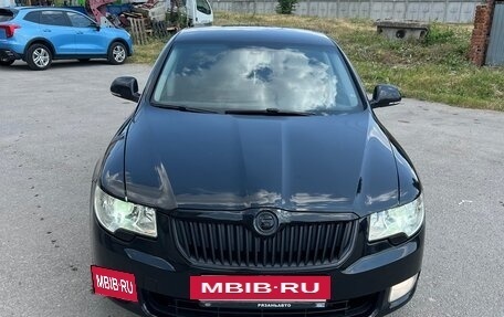 Skoda Superb III рестайлинг, 2012 год, 665 000 рублей, 2 фотография