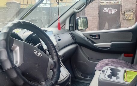 Hyundai Grand Starex Grand Starex I рестайлинг 2, 2010 год, 1 500 000 рублей, 9 фотография