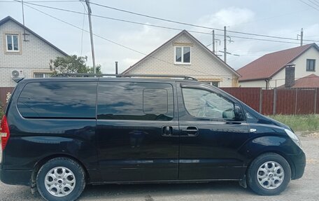Hyundai Grand Starex Grand Starex I рестайлинг 2, 2010 год, 1 500 000 рублей, 2 фотография