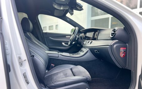 Mercedes-Benz E-Класс, 2021 год, 3 989 000 рублей, 27 фотография