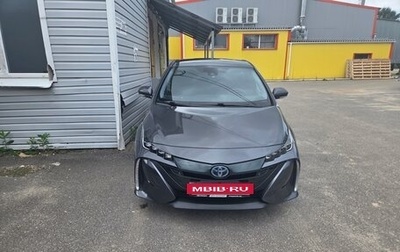 Toyota Prius IV XW50, 2017 год, 1 820 000 рублей, 1 фотография