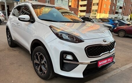 KIA Sportage IV рестайлинг, 2020 год, 2 450 000 рублей, 1 фотография