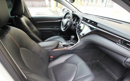 Toyota Camry, 2019 год, 2 785 000 рублей, 14 фотография