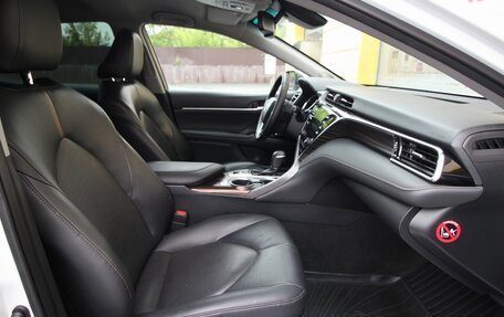Toyota Camry, 2019 год, 2 785 000 рублей, 15 фотография