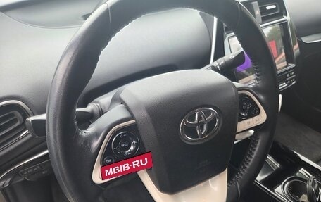 Toyota Prius IV XW50, 2017 год, 1 820 000 рублей, 13 фотография