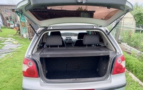 Volkswagen Polo IV рестайлинг, 2001 год, 280 000 рублей, 6 фотография