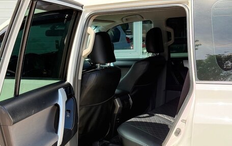 Toyota Land Cruiser Prado 150 рестайлинг 2, 2010 год, 2 400 000 рублей, 8 фотография