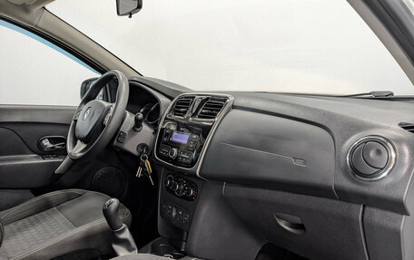 Renault Logan II, 2018 год, 800 000 рублей, 13 фотография