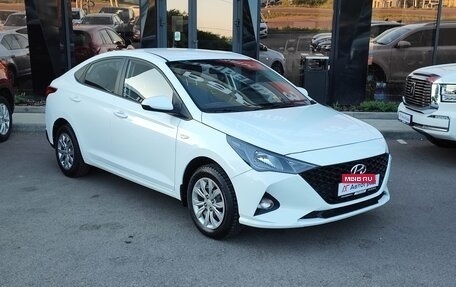 Hyundai Solaris II рестайлинг, 2021 год, 1 630 000 рублей, 3 фотография