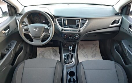 Hyundai Solaris II рестайлинг, 2021 год, 1 630 000 рублей, 8 фотография
