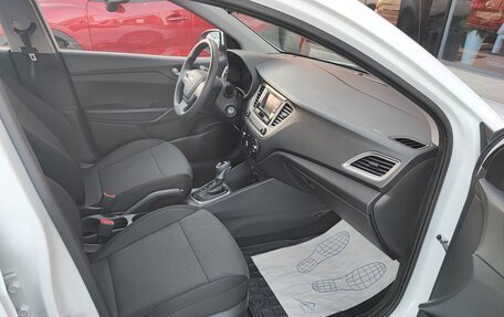 Hyundai Solaris II рестайлинг, 2021 год, 1 630 000 рублей, 13 фотография