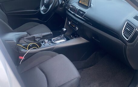 Mazda 3, 2015 год, 1 400 000 рублей, 9 фотография