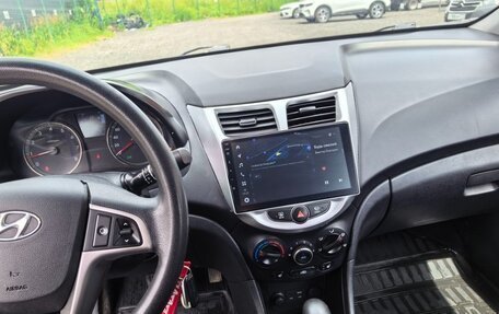 Hyundai Solaris II рестайлинг, 2015 год, 970 000 рублей, 10 фотография
