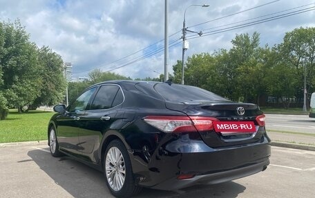 Toyota Camry, 2018 год, 2 300 000 рублей, 3 фотография