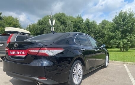 Toyota Camry, 2018 год, 2 300 000 рублей, 4 фотография