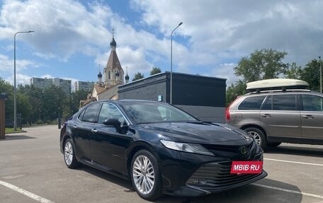 Toyota Camry, 2018 год, 2 300 000 рублей, 2 фотография