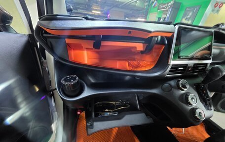 Toyota Sienta II, 2019 год, 1 400 000 рублей, 13 фотография