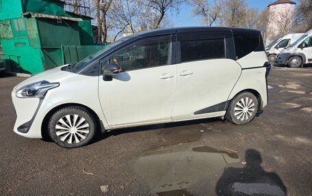 Toyota Sienta II, 2019 год, 1 400 000 рублей, 22 фотография