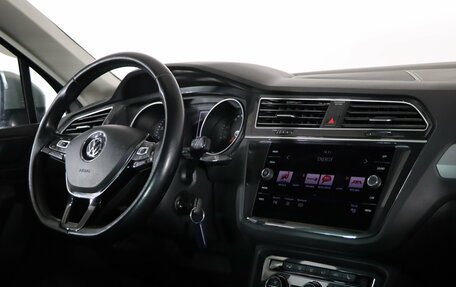 Volkswagen Tiguan II, 2019 год, 2 329 990 рублей, 11 фотография