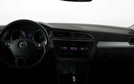 Volkswagen Tiguan II, 2019 год, 2 329 990 рублей, 12 фотография