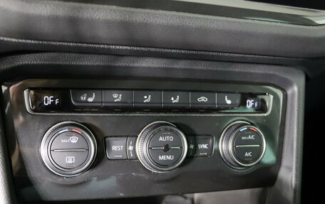 Volkswagen Tiguan II, 2019 год, 2 329 990 рублей, 20 фотография