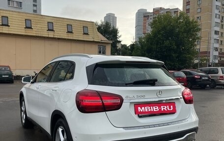 Mercedes-Benz GLA, 2019 год, 1 970 000 рублей, 3 фотография