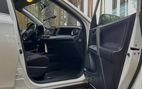 Toyota RAV4, 2014 год, 1 700 000 рублей, 13 фотография