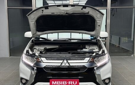 Mitsubishi Outlander III рестайлинг 3, 2021 год, 1 960 000 рублей, 7 фотография