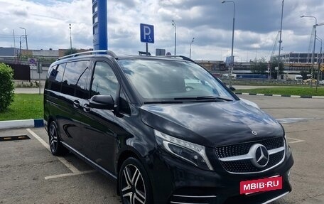 Mercedes-Benz V-Класс, 2019 год, 4 125 000 рублей, 3 фотография