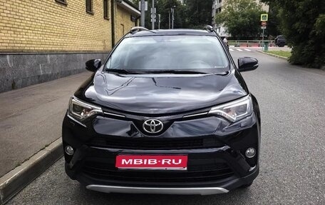 Toyota RAV4, 2017 год, 2 000 000 рублей, 1 фотография