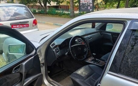 Mercedes-Benz E-Класс, 1998 год, 250 000 рублей, 1 фотография
