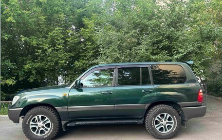 Toyota Land Cruiser 100 рестайлинг 2, 2001 год, 1 570 000 рублей, 2 фотография