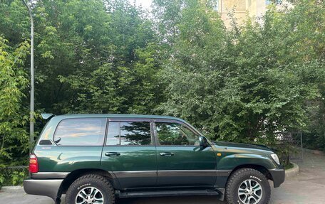 Toyota Land Cruiser 100 рестайлинг 2, 2001 год, 1 570 000 рублей, 6 фотография