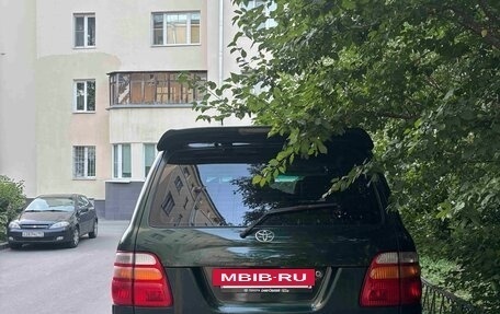 Toyota Land Cruiser 100 рестайлинг 2, 2001 год, 1 570 000 рублей, 4 фотография